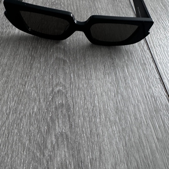 LE SPECS LUXE MASCARA SUNNIES - Picture 7 of 8